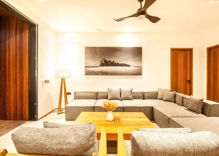 New 4Br Villa 200M To The Beach Canggu *