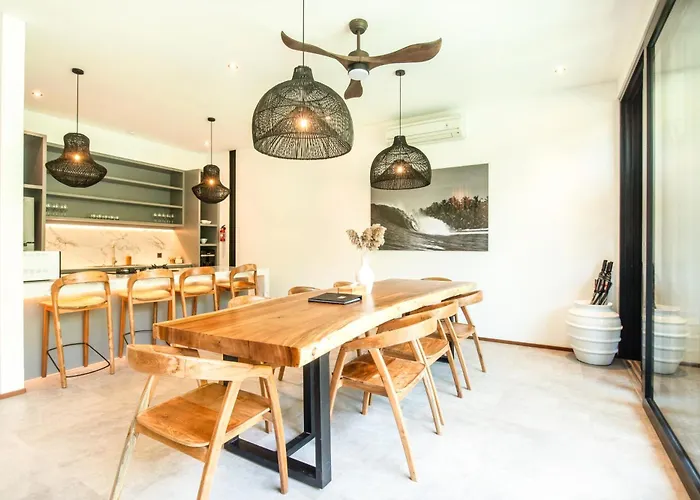 New 4Br Villa 200M To The Beach Canggu