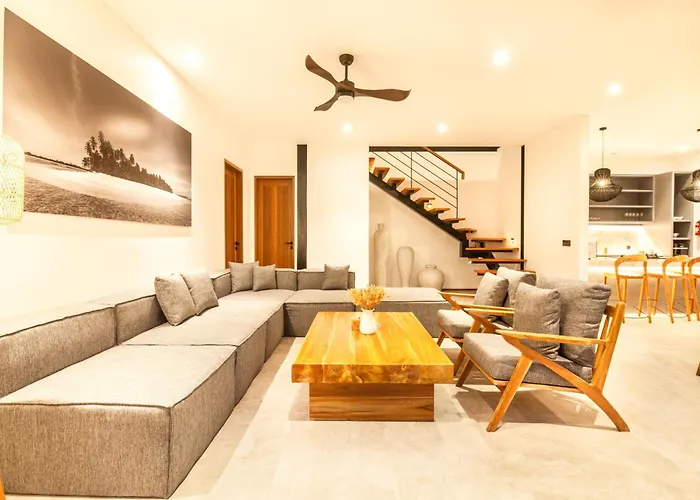 New 4Br Villa 200M To The Beach Canggu *