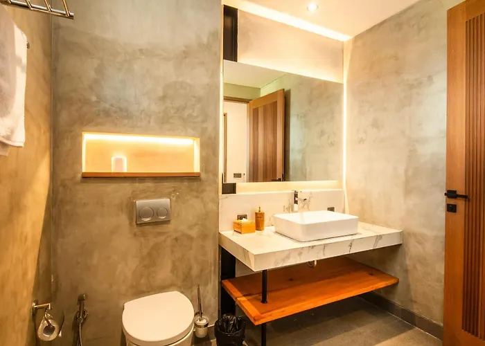 New 4Br Villa 200M To The Beach Canggu *