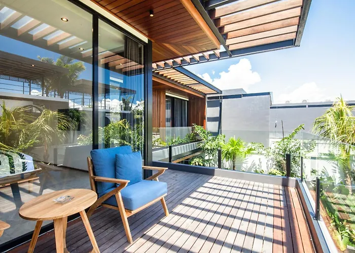 New 4Br Villa 200M To The Beach Canggu